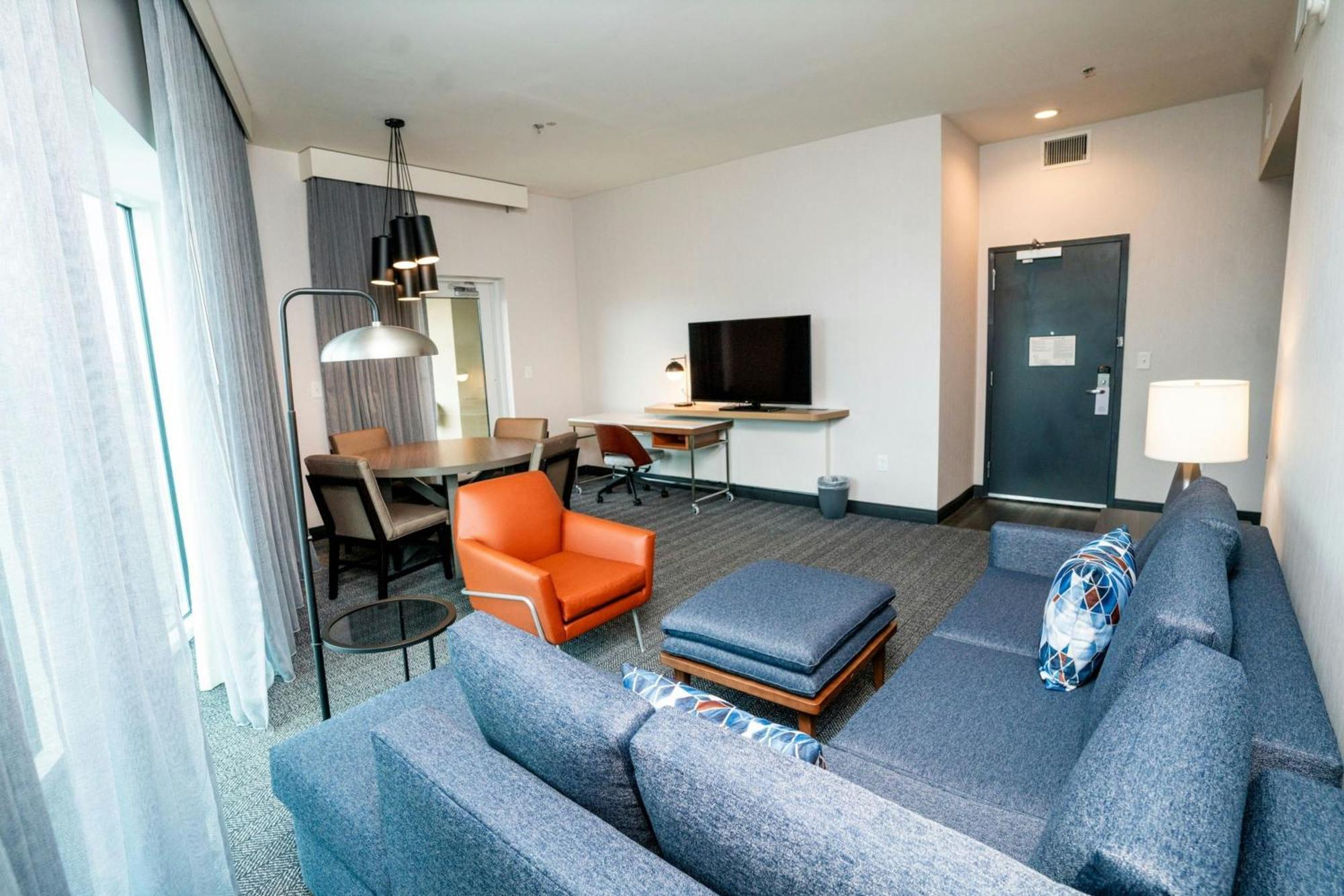 Courtyard By Marriott Atlanta Dunwoody Hotell Exteriör bild