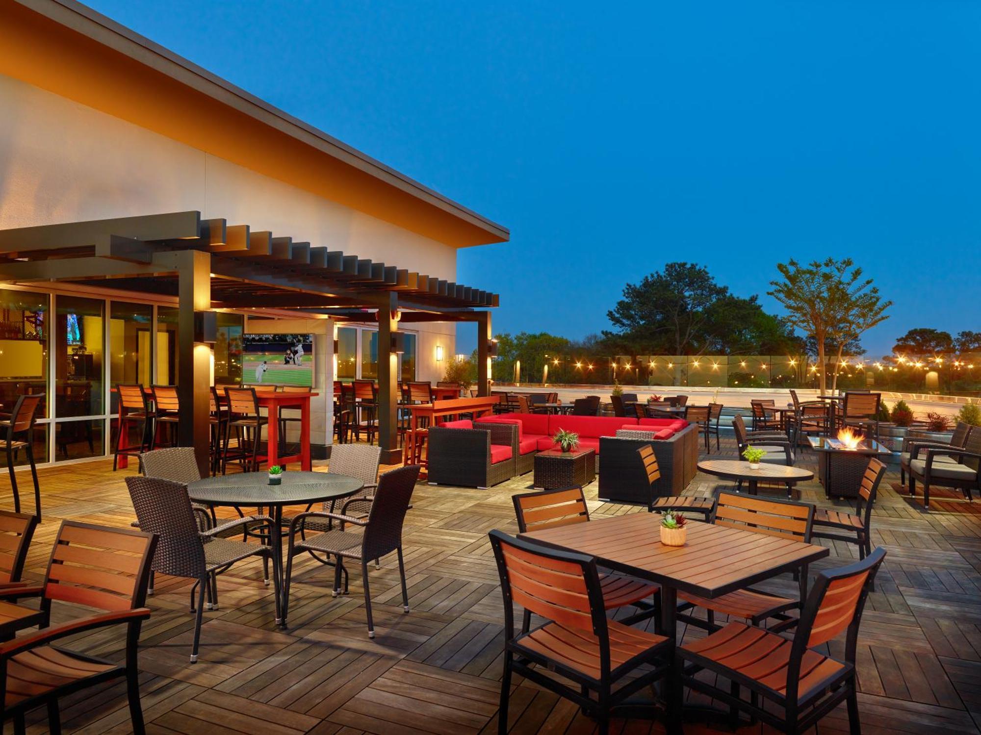 Courtyard By Marriott Atlanta Dunwoody Hotell Exteriör bild