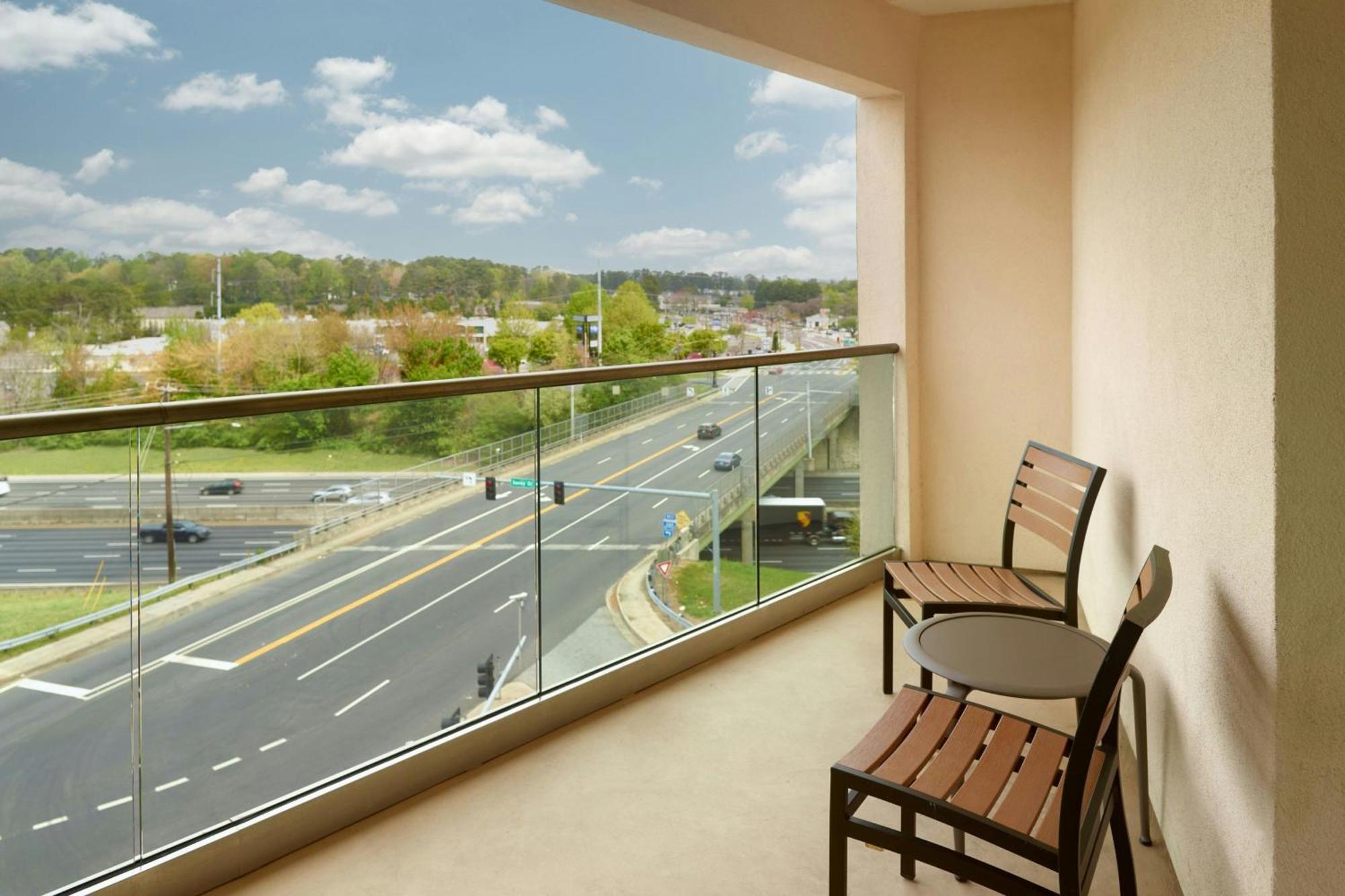 Courtyard By Marriott Atlanta Dunwoody Hotell Exteriör bild